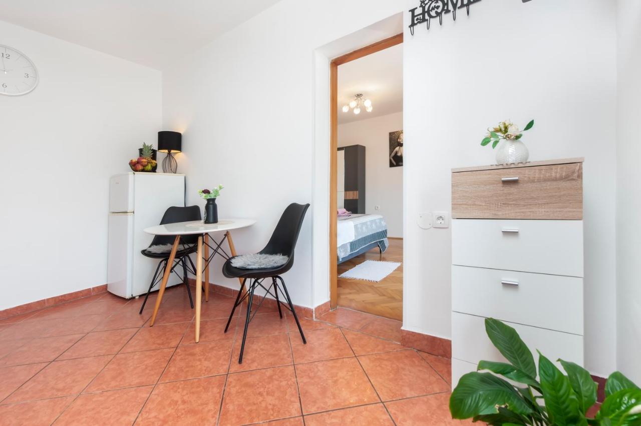 Apartment Biggy ロヴィニ エクステリア 写真