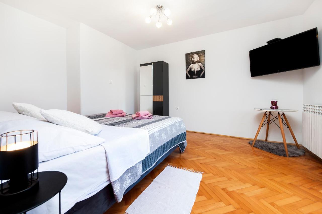 Apartment Biggy ロヴィニ エクステリア 写真
